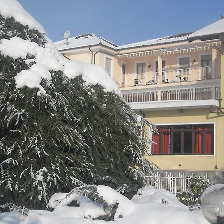 Hotel L'Ostu Del Povr-Om Pinasca Exterior foto